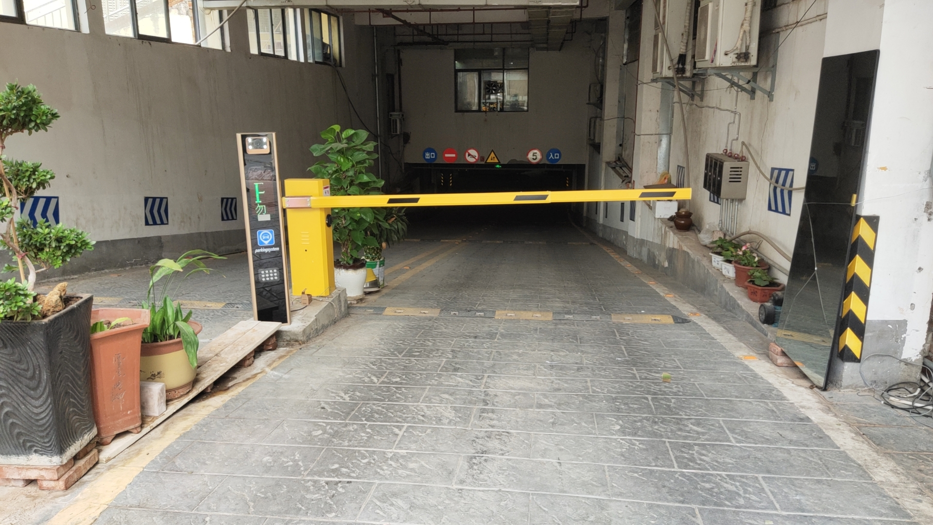 T16直杆-鼎兴园小区.jpg