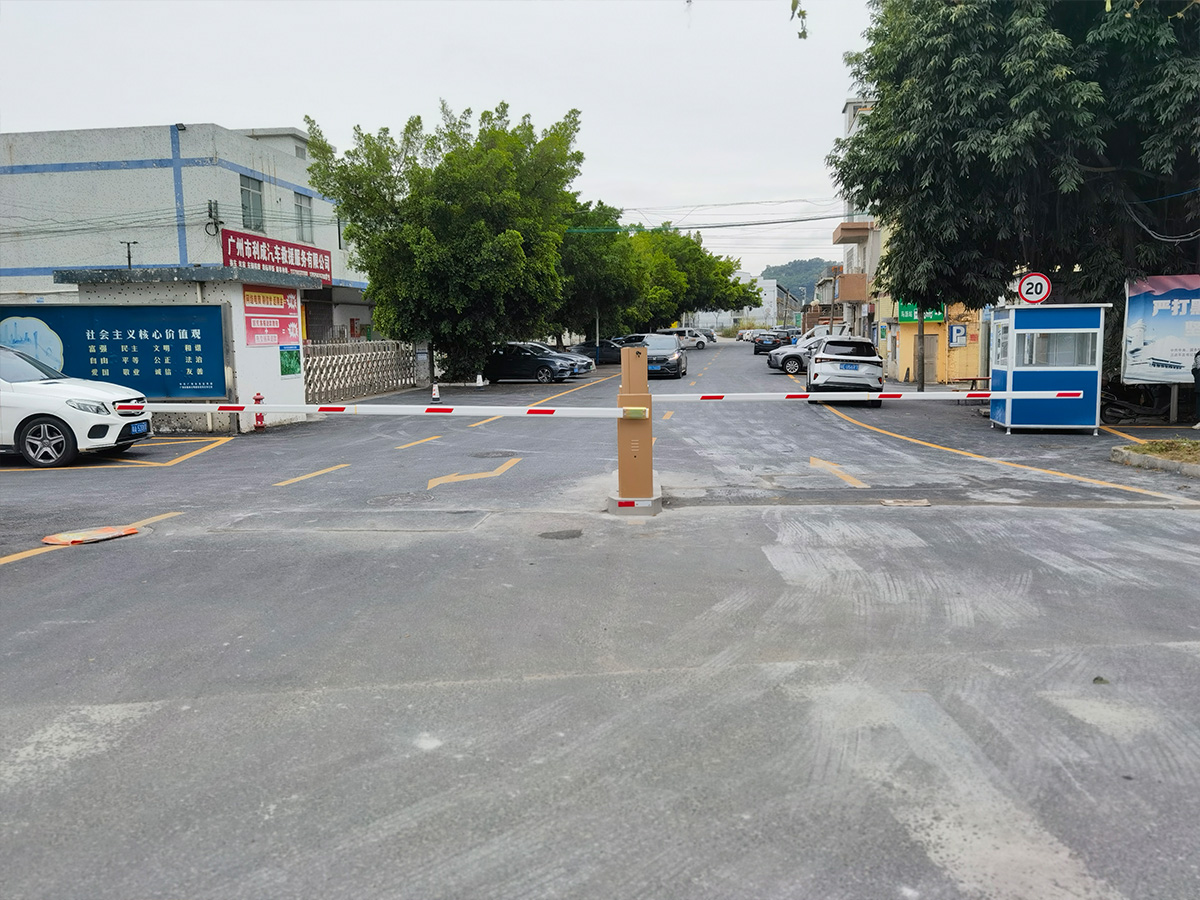 T16直杆-钟落潭停车场03.jpg
